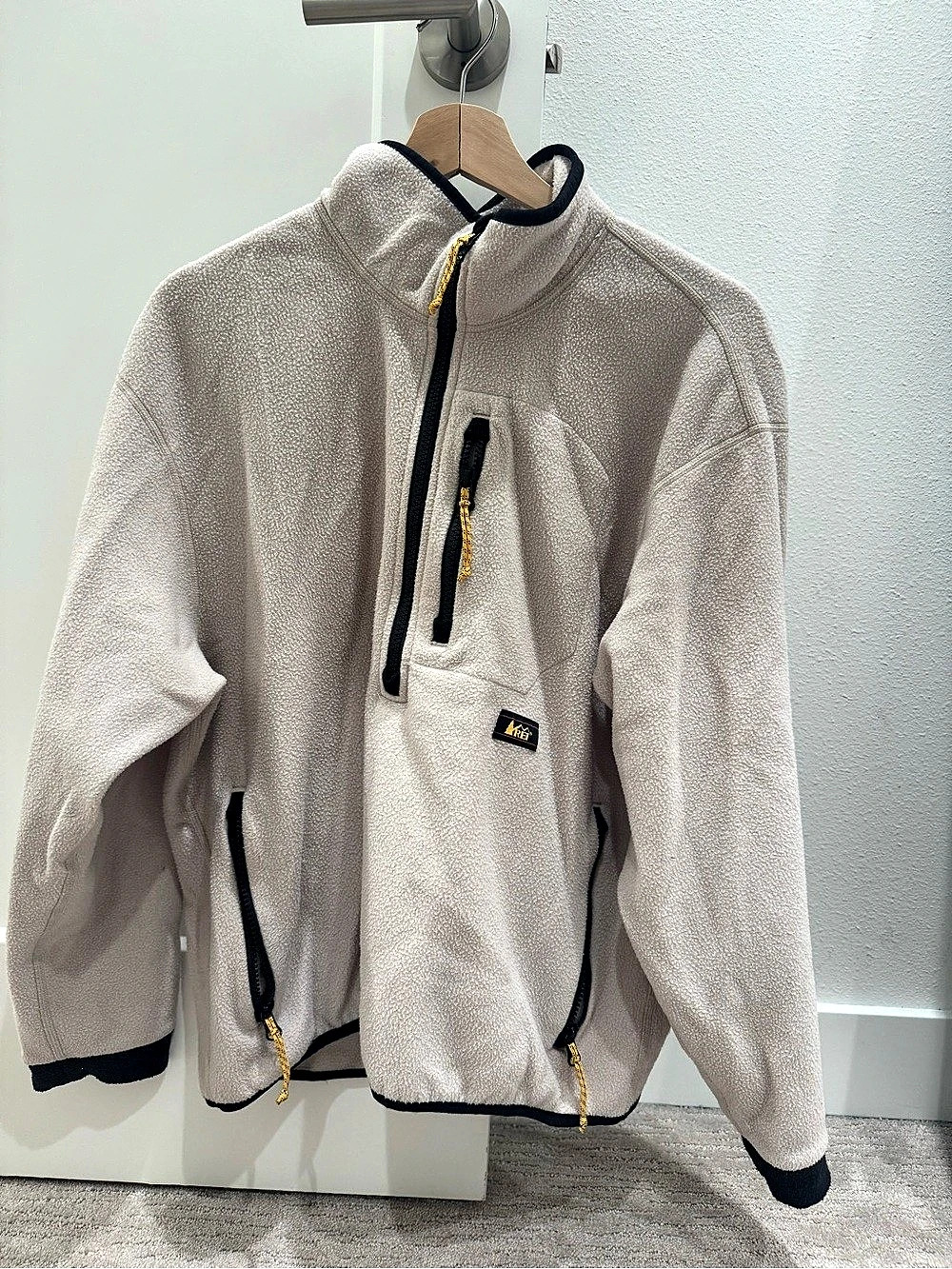REI cream fleece half zip - Women - size L - Pre-Owned